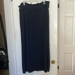 Navy thin pleated skirt